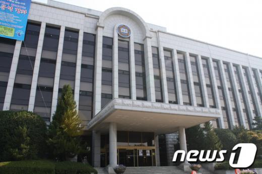 '국토부 과장' 사진은 창원지방검찰청. /자료사진=뉴스1
