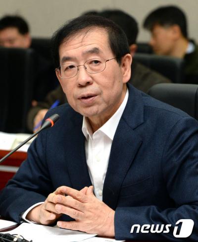 '내부순환로 통제' '박원순 서울시장' 박원순 서울시장이 22일 오전 서울시청 충무기밀실에서 열린 내부순환로 정릉천고가 일시폐쇄 관련 회의에서 모두발언을 하고 있다. /사진=뉴스1