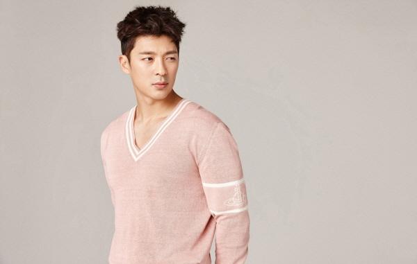 가수 팀, 에코글로벌그룹 전속 계약 체결...다니엘 헤니-수현과 한솥밥