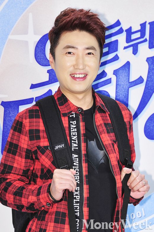 [MW사진] '오늘부터 대학생' 장동민, '복학생 패션 물씬~'
