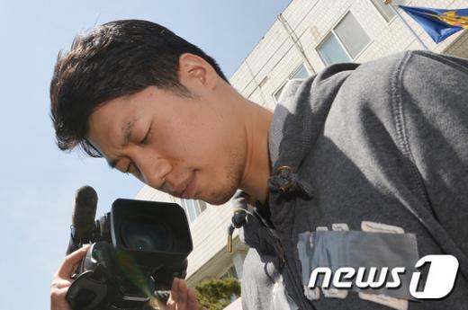 ‘안산 토막살인사건’ 피의자 조모씨(30)가 7일 오후 경기도 안산시 단원경철서에서 영장실질심사를 받기위해 호소차로 이동하고 있다. /사진=뉴스1