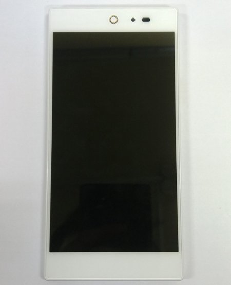 WPC에 공개된 팬택의 SKY 'IM-100'. /사진=WPC