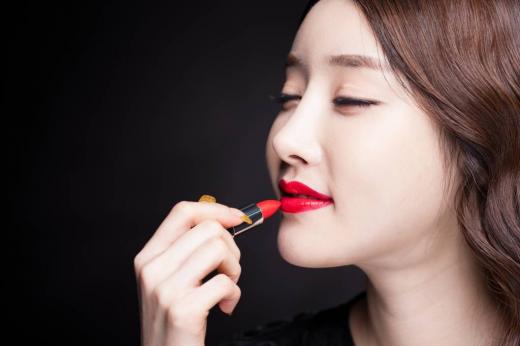 입술 립스틱/사진=이미지투데이