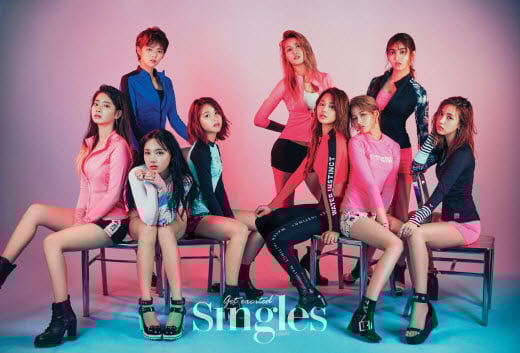 트와이스, 쯔위·나연 등 9인 9색 래쉬가드 화보 공개
