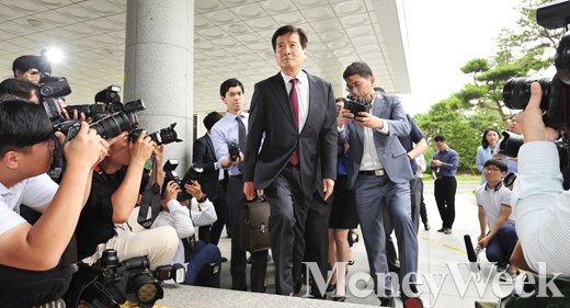 [MW사진] 대우조선 비리의혹 핵심인물 남상태, 취재진 뿌리치고 검찰 출석