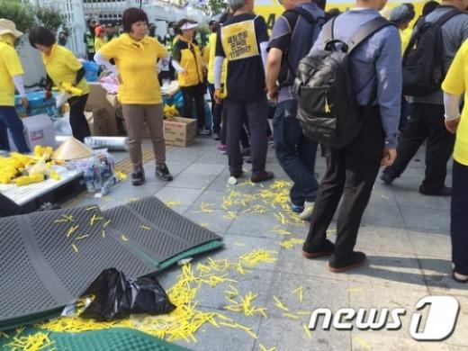 세월호 유가족들. '세월호 참사' 유족 4명이 지난 26일 경찰에 체포된 현장. /자료사진=뉴시스