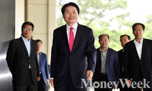 [MW사진] 김병원 농협 회장, '부정선거 의혹 혐의 차 검찰 출석'