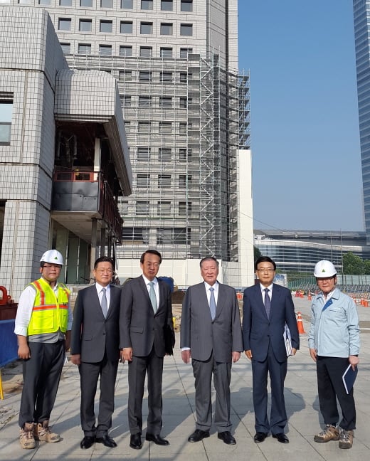 정몽구 현대차그룹 회장이 8일 GBC 현장을 찾았다 /사진=현대차그룹 제공
