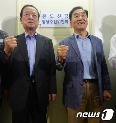 최병국(왼쪽)·이재오 전 의원. /자료사진=뉴스1