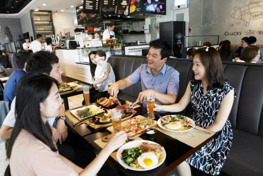 삼립식품 ‘그릭슈바인’ 사업 본격 확대…정통 독일식 요리, 맥주로 젊은층 사로잡아