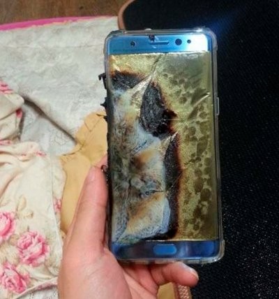 휴대폰 인터넷 커뮤니티 '뽐뿌'에 올라온 폭발한 갤럭시노트7. /사진=뽐뿌