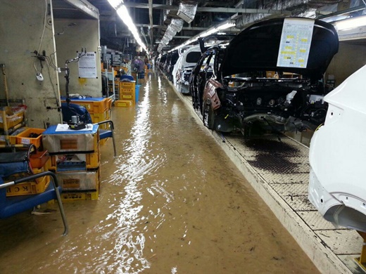 지난 5일 태풍 피해로 침수된 현대차 울산2공장 내부. /사진=민주노총 울산지역본부