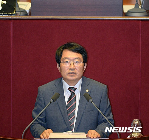 백승주 의원. 김제동 영창. /자료사진=뉴시스
