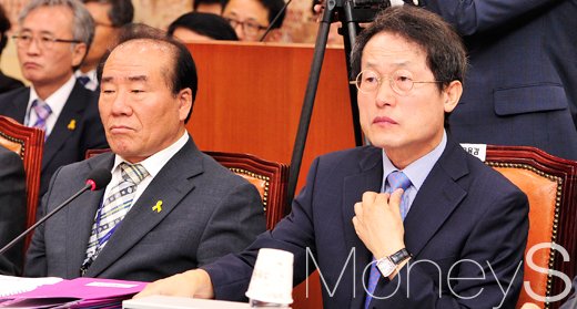 [머니S포토] 여당 최순실 차은택 교문위 국감 증인 요구 반대 퇴장