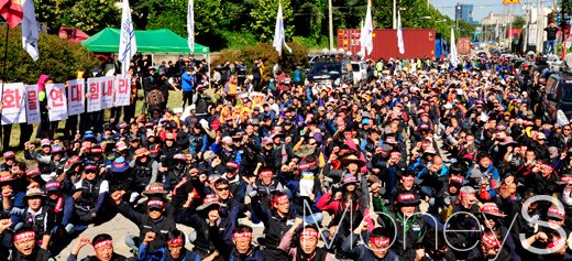 [머니S포토] 총파업 돌입 화물연대, '해운-철도에 이어 화물까지, 물류대란 차질 불가피'