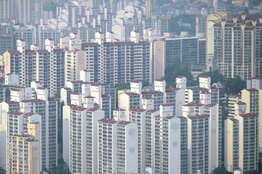 8월 한 달 간 강남3구의 아파트 증여가 서울 자치구 가운데 압도적인 것으로 나타났다. 사진은 서울의 한 아파트 밀집 지역. /사진=뉴시스 DB