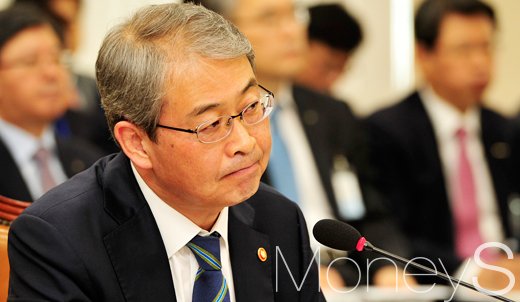 [머니S포토] 임종룡 금융위원장 