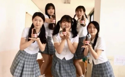 2015년 오로나민C볼단 패러디 수상작 화면 캡쳐. /자료제공=동아오츠카