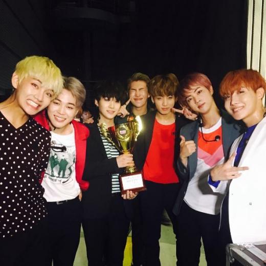 방탄소년단 쇼챔피언 1위. /자료=쇼챔피언 공식 인스타그램 캡처