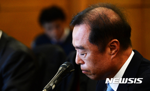 김병준 눈물. 오늘(3일) 김병준 국무총리 후보자가 서울 종로구 금융감독원 연수원에서 기자간담회를 갖고 총리직 수락 배경에 대해 입장을 밝히고 있다. /사진=뉴시스