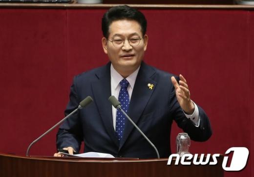 송영길 의원. 송영길 민주당 의원이 오늘(11일) 국회에서 열린 대정부 긴급현안질문에서 모두발언을 하고 있다. /사진=뉴스1