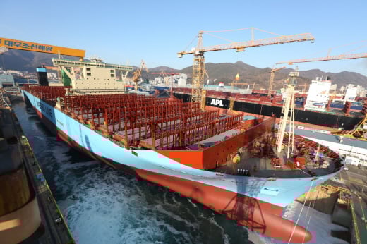 대우조선해양이 세계최초로 건조한 1만8270TEU 컨테이너선 /사진=대우조선해양 제공