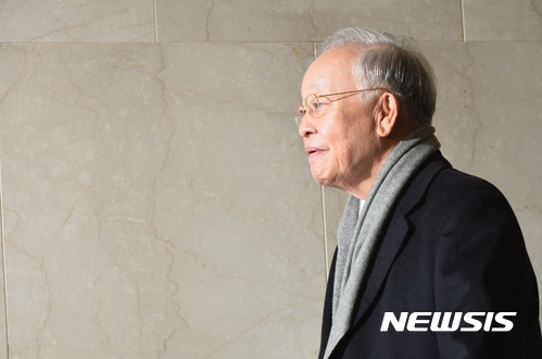 재벌 총수 청문회 시간. 손경식 CJ그룹 회장이 오늘(6일) 국회에서 열린 '박근혜정부의 최순실 등 민간인에 의한 국정농단 의혹 사건 진상규명을 위한 국정조사' 청문회에 출석하고 있다. /사진=뉴시스