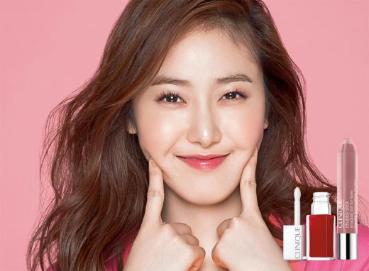 '여자친구'처럼…크리니크, 홀리데이 핑크 메이크업 제안