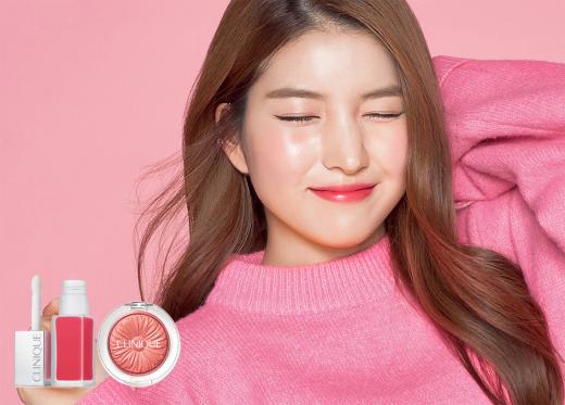 '여자친구'처럼…크리니크, 홀리데이 핑크 메이크업 제안
