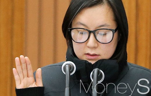 [머니S포토] 증인 선서하는 최순실씨 조카 장시호