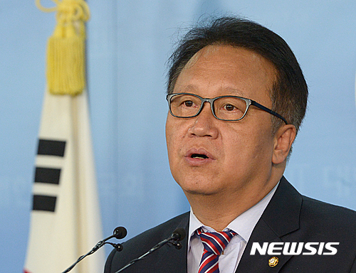 친박 대규모 심야회동. 사진은 민병두 민주당 의원