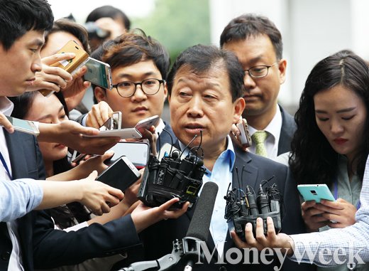 고재호 전 대우조선해양 사장이 지난 7월 서울 서초동 서울중앙지방검찰청에 출석하고 있다. /사진=임한별 기자