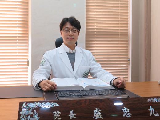[노충구 원장의 두뇌건강이야기] 성인이 되어서까지도 남을 수 있는 ADHD, 난독증, 틱장애