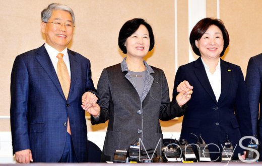 [머니S포토] 탄핵정국, 다시 손 잡은 야3당 대표