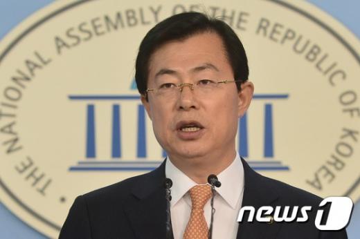 이만희 기자회견. 이만희 새누리당 의원이 오늘(17일) 오후 서울 여의도 국회에서 기자회견을 열었다. /사진=뉴스1