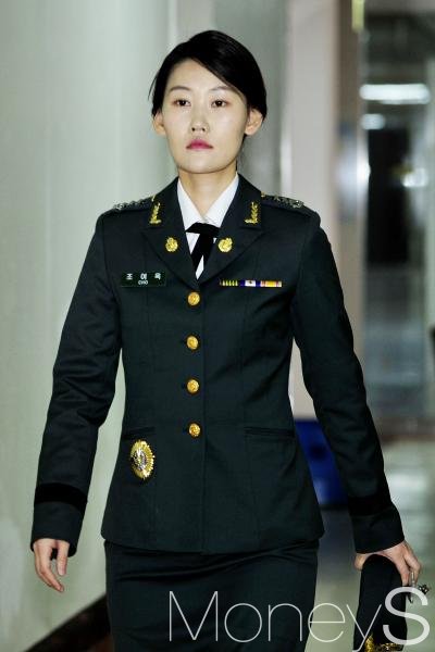 오늘(22일) 서울 여의도 국회에서 '최순실 게이트' 국정조사 특별위원회 5차 청문회가 열린다. 이날 세월호 참사 당시 청와대 간호장교로 근무한 조여옥 대위가 오전 7시30분쯤 5차 청문회에 증인으로 출석했다. /사진=임한별 기자