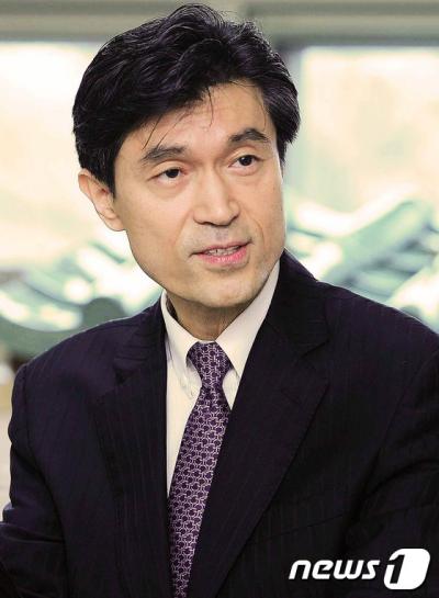 [속보] '블랙리스트' 모철민 대사 특검 출석