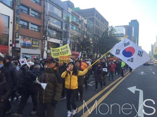지난 10일 서울 광화문 청계광장에서 진행된 '탄핵무효 국민총궐기'/자료사진=김민준 기자