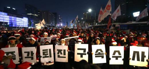 2016년 12월24일 저녁 서울 광화문광장에서 열린 9차 촛불집회./사진=머니투데이