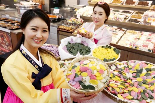 다양한 색상의 떡국. /사진=머니투데이
