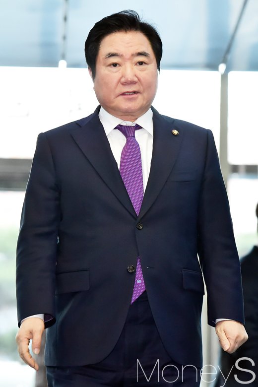 [머니S포토] 경제계 신년인사회 참석한 이석현 전 국회 부의장
