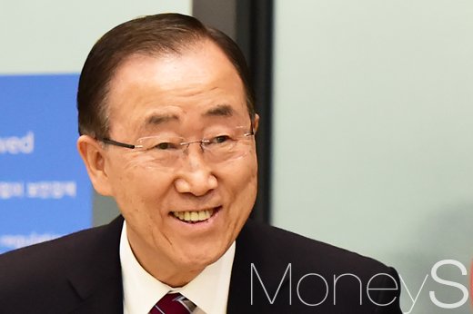 우상호 반기문. 사진은 반기문 전 유엔 사무총장이 어제(12일) 인천국제공항을 통해 귀국하고 있다. /사진=임한별 기자