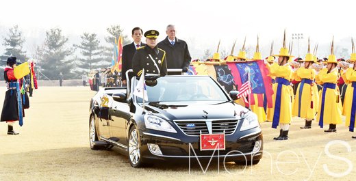 [머니S포토] 국방부 도착한 제임스 매티스 미국 국방장관