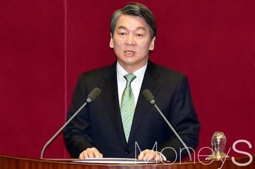 안철수. 오늘(6일) 서울 여의도 국회 본회의장에서 대권주자로 알려진 국민의당 안철수 전 상임공동대표가 교섭단체 대표연설을 하고 있다. /사진=임한별 기자