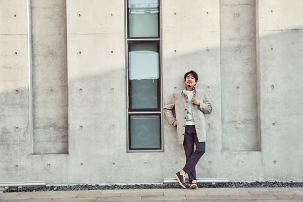 조진웅, 카메라 밖 일상...