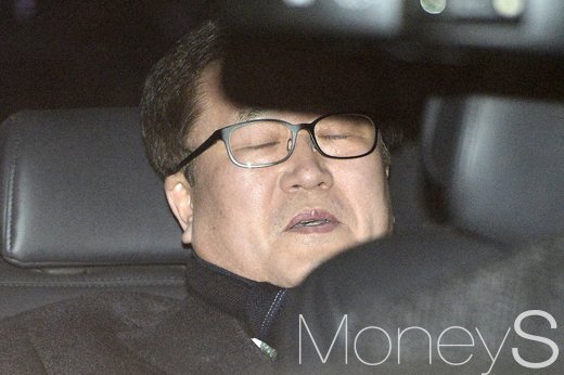 [머니S포토] 박상진, '표정으로 말하는 9시간의 긴 영장실질심사'