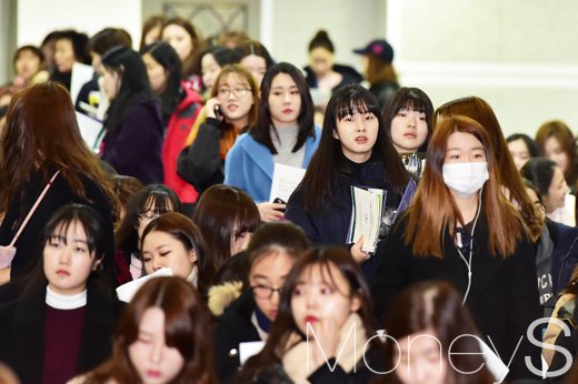 [머니S포토] 2017 이화여대 입학식, 두근두근 떨리는 새내기의 마음