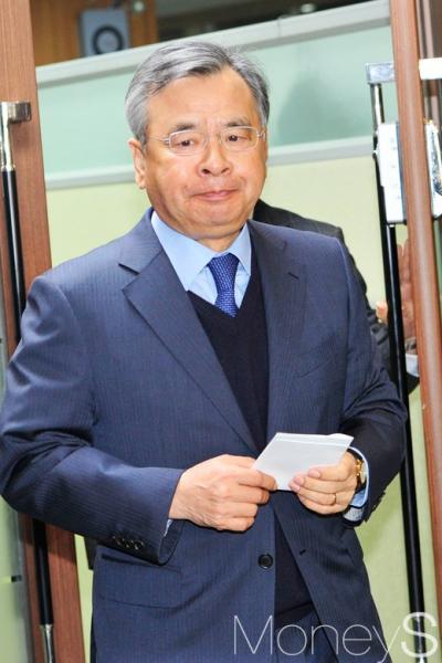 경찰에 신변보호 요청. 사진은 박영수 특검. /사진=임한별 기자