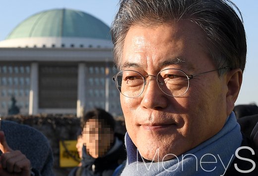 문재인 후보 확정. 사진은 문재인 전 더불어민주당 대표. /사진=임한별 기자
