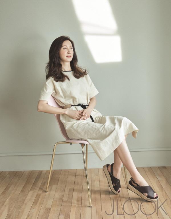 [★화보] 전인화·성유리, 50대와 30대 여배우의 만남 '우아한 아름다움'